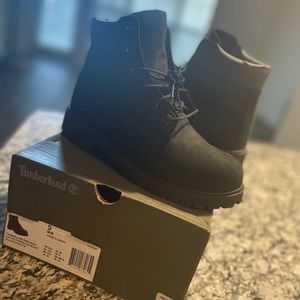 Black Timberland - Size 5